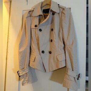 BCBGMaxAzria Tan Double-Breasted Short Trench Coat